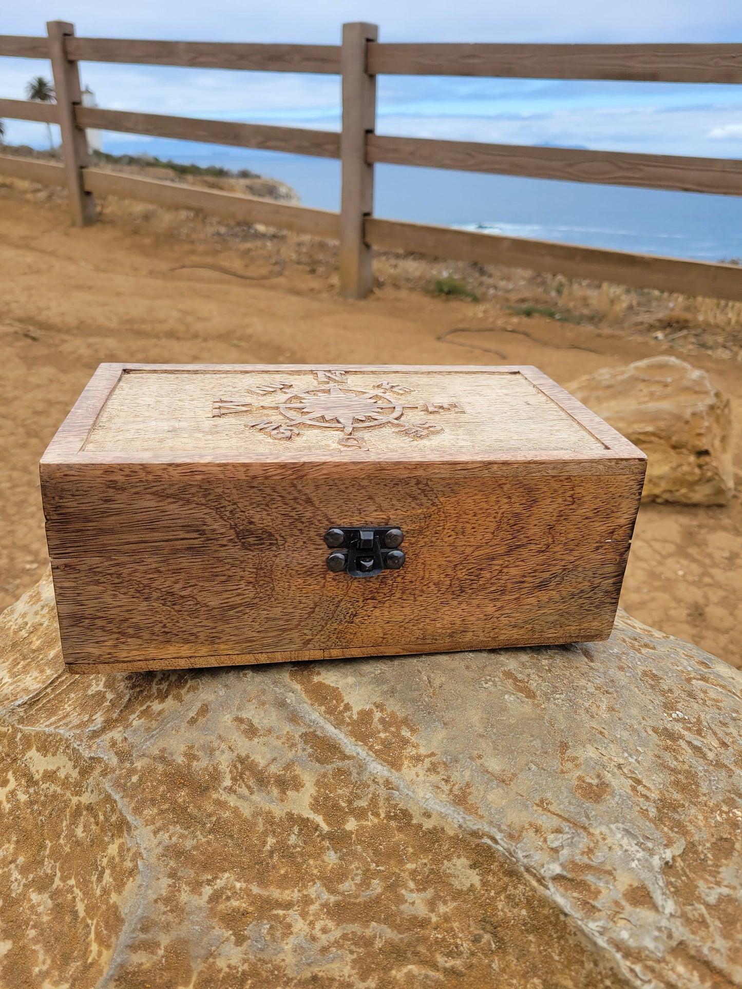 Compass Rose Orgonite charging box