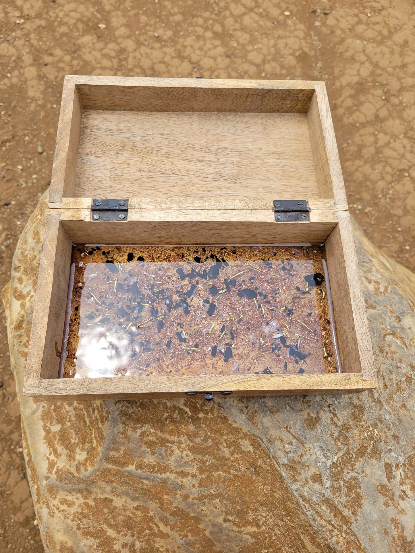 Compass Rose Orgonite charging box
