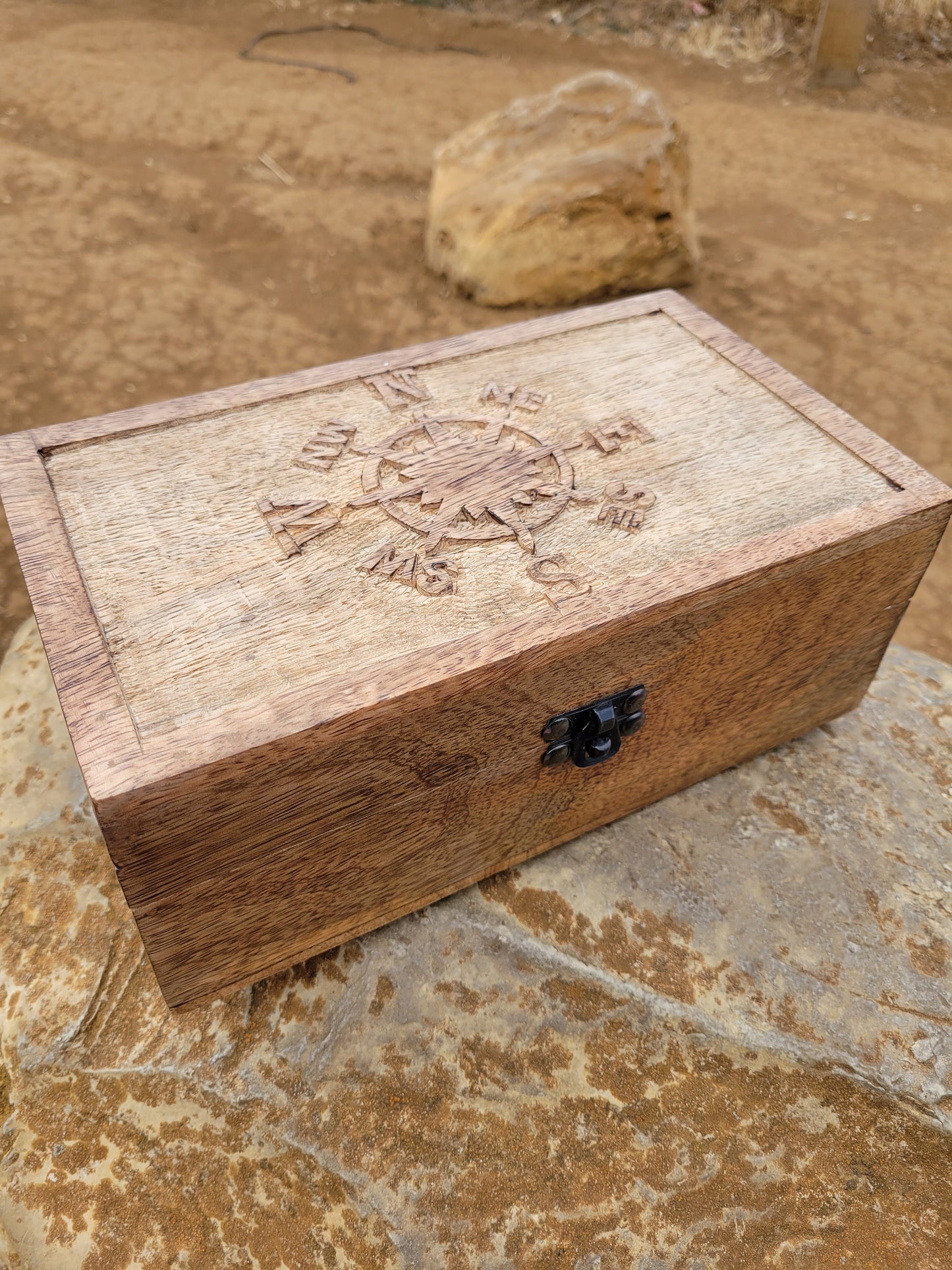 Compass Rose Orgonite charging box